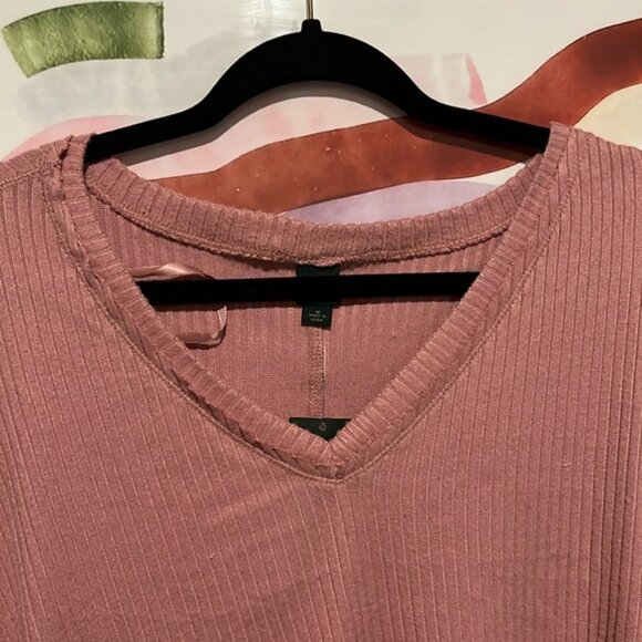 NWT Oversized Ribbed V-Neck Cuff Sleeve Tee! Pink. Side slits. Valentine - Picture 5 of 7